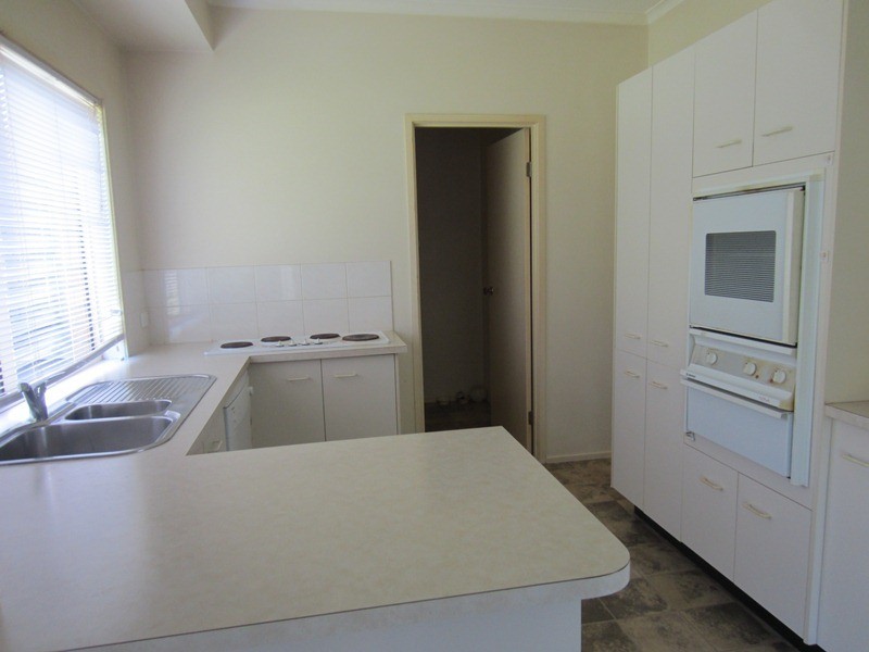 16 Jessie Crescent, Bethania QLD 4205