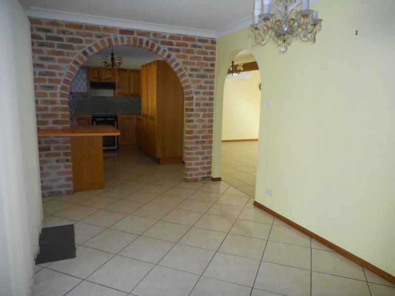 27 Shortland St, Springwood QLD 4127