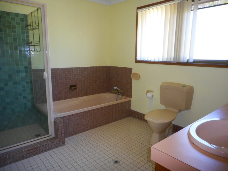 27 Shortland St, Springwood QLD 4127