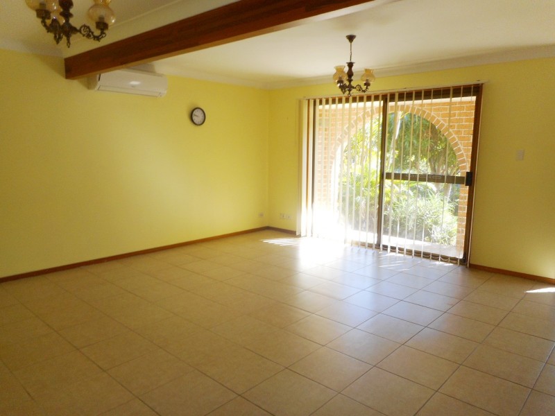 27 Shortland St, Springwood QLD 4127