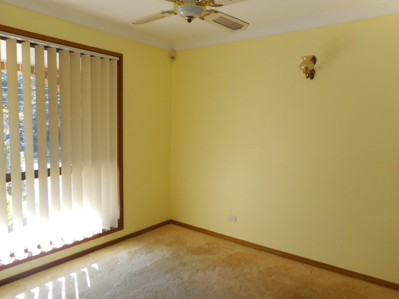 27 Shortland St, Springwood QLD 4127