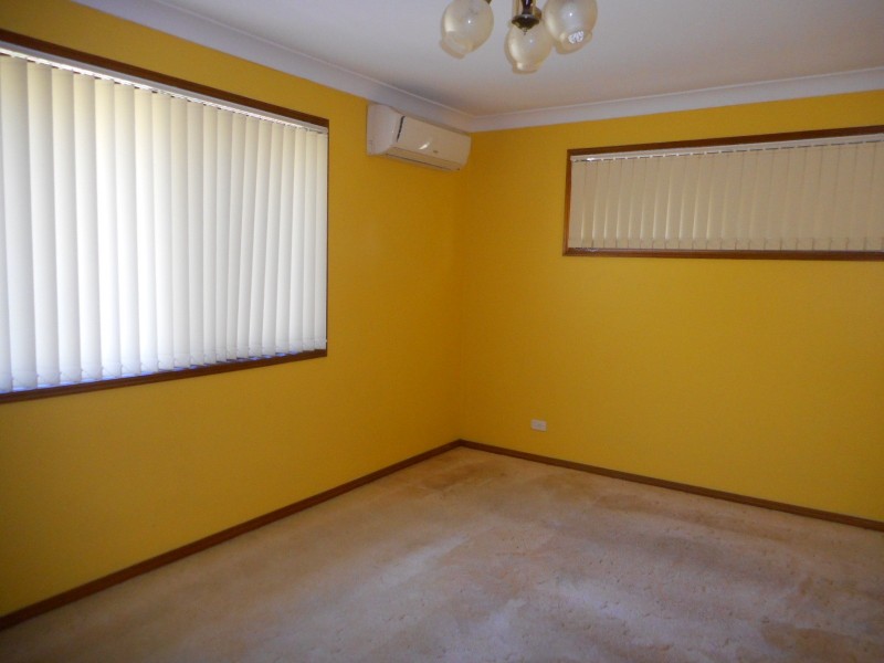 27 Shortland St, Springwood QLD 4127