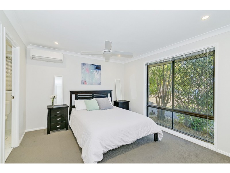 10 Jager Place, Edens Landing QLD 4207