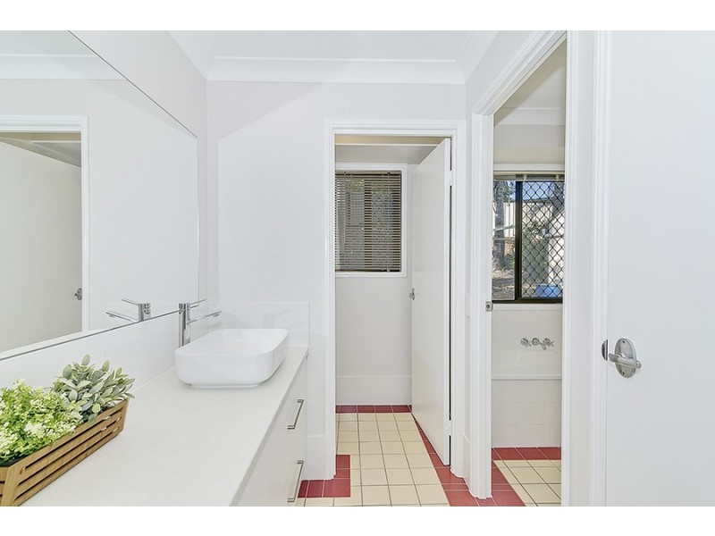 10 Jager Place, Edens Landing QLD 4207