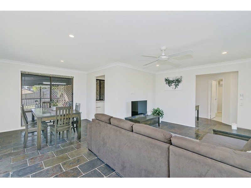 10 Jager Place, Edens Landing QLD 4207