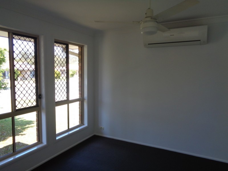 9 Filbert Crt, Crestmead QLD 4132