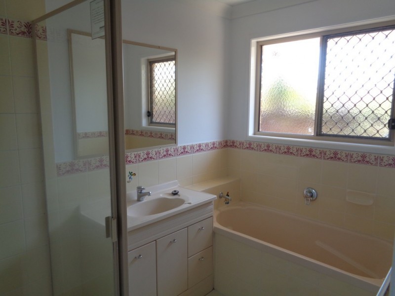 9 Filbert Crt, Crestmead QLD 4132