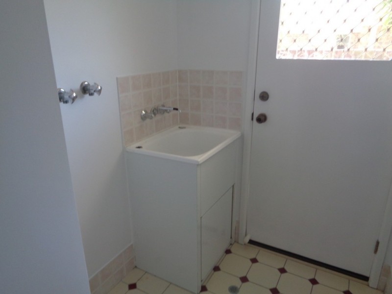 9 Filbert Crt, Crestmead QLD 4132