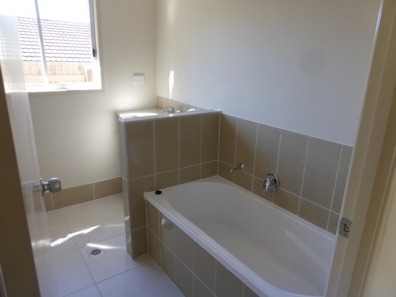 2/38 Harding Blvde, Mount Warren Park QLD 4207