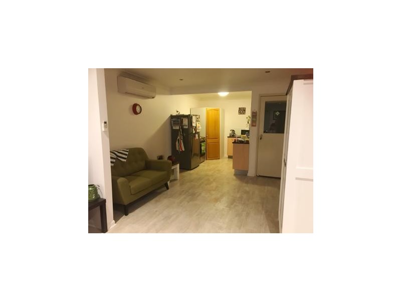 1A Auburn St, Edens Landing QLD 4207