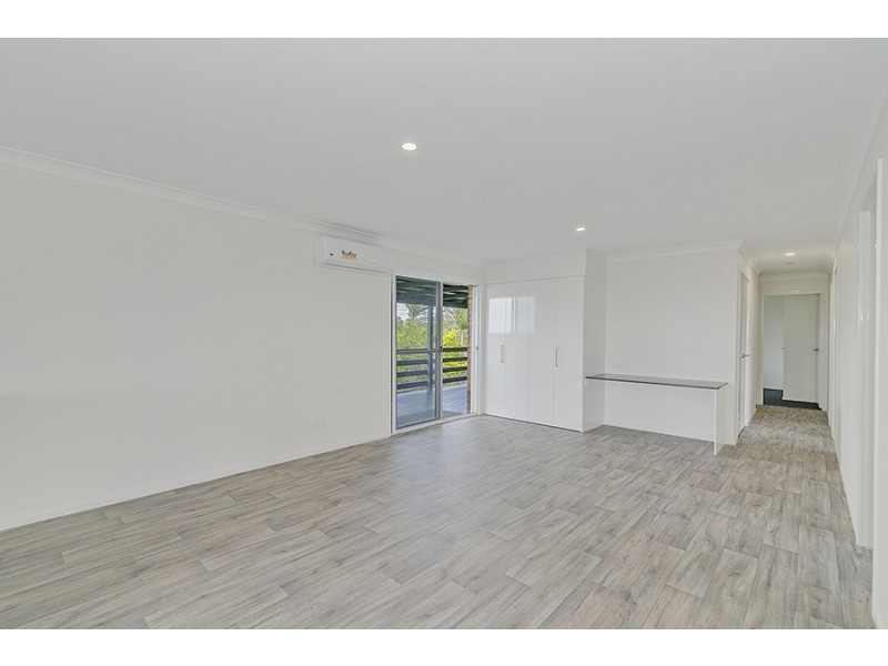 1 Buckley Street, Edens Landing QLD 4207