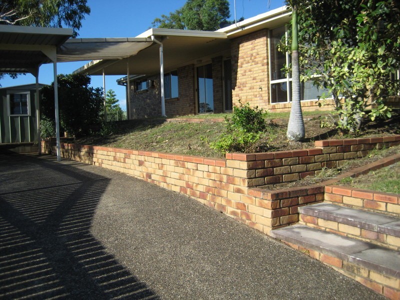 27 Hillside Cres, Edens Landing QLD 4207