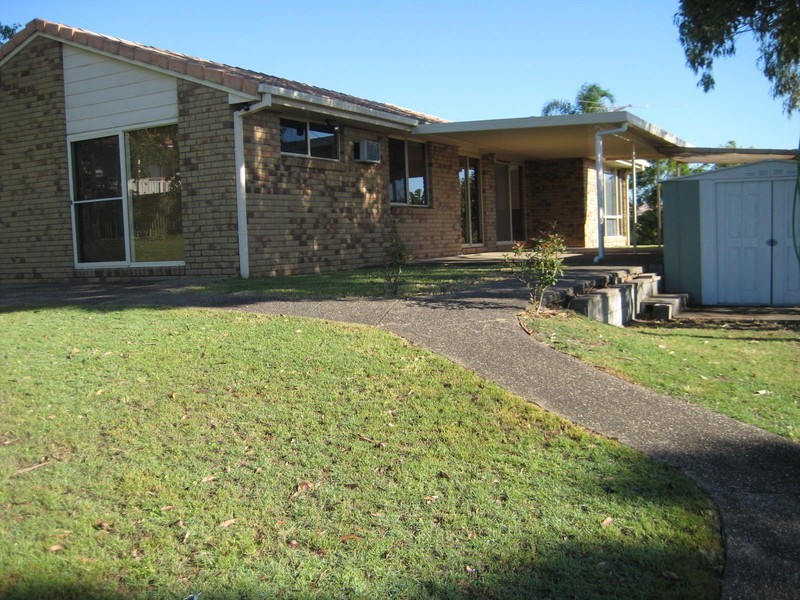 27 Hillside Cres, Edens Landing QLD 4207