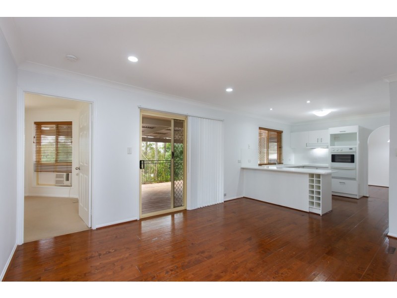 5 Costigan Tce, Edens Landing QLD 4207