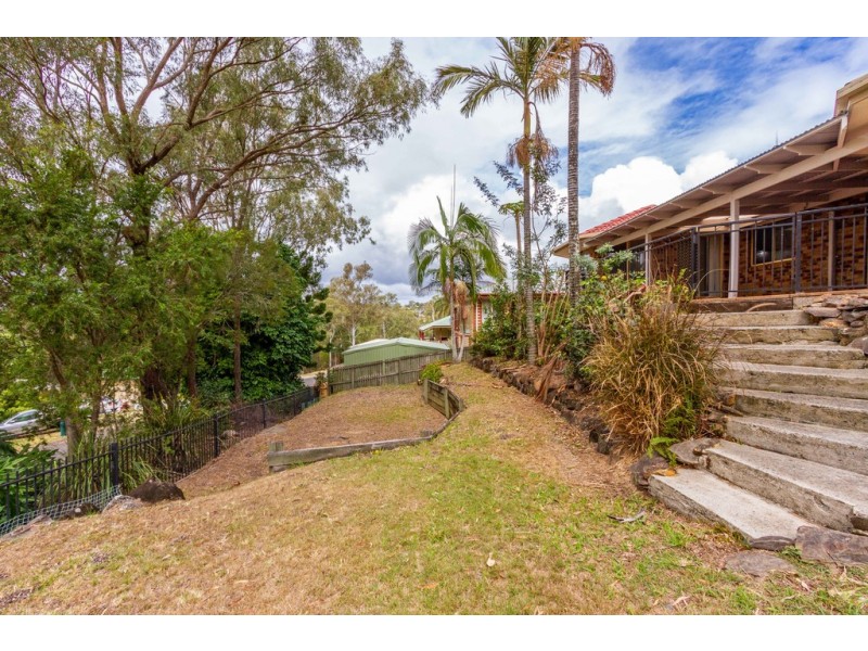 5 Costigan Tce, Edens Landing QLD 4207