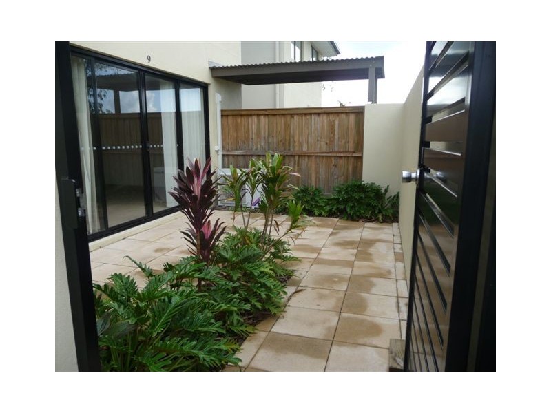 9/10 Syria St, Beenleigh QLD 4207