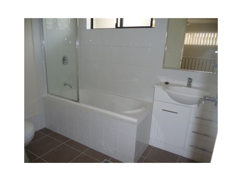 9/10 Syria St, Beenleigh QLD 4207