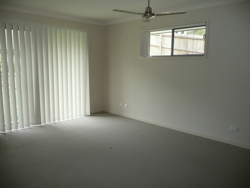 30 Woodlands Blvd, Waterford QLD 4133