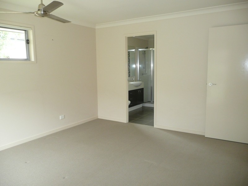 30 Woodlands Blvd, Waterford QLD 4133