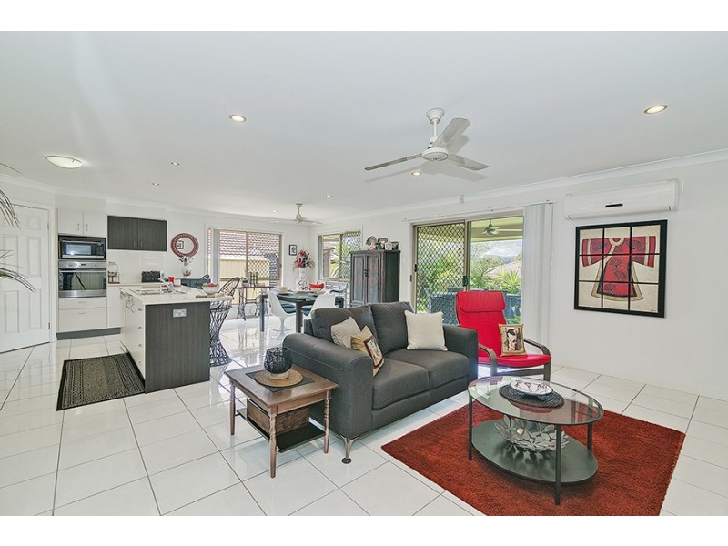 22 Skyline Cct, Bahrs Scrub QLD 4207