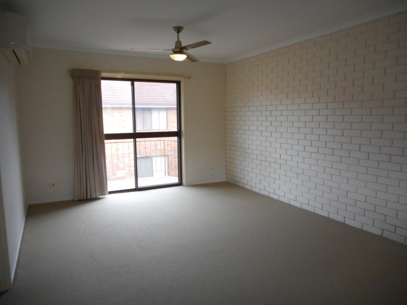 8/6 Cowper Ave, Eagleby QLD 4207