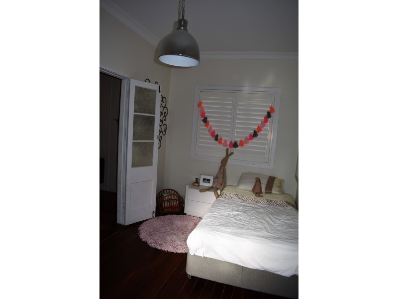 10 Charles Street, Beenleigh QLD 4207