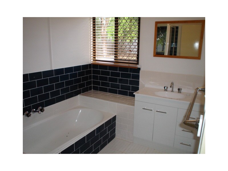 89 River Hills Rd, Eagleby QLD 4207
