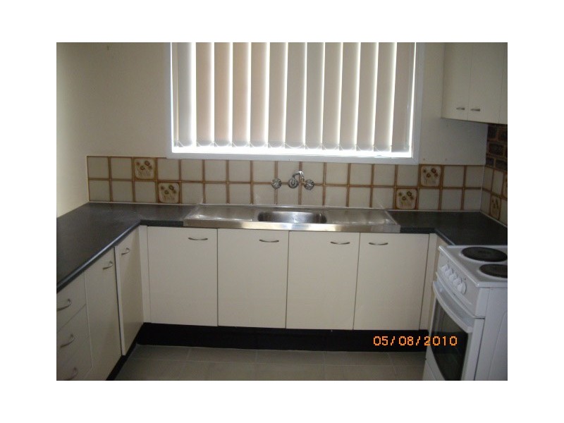 4/2 Cowper Ave, Eagleby QLD 4207