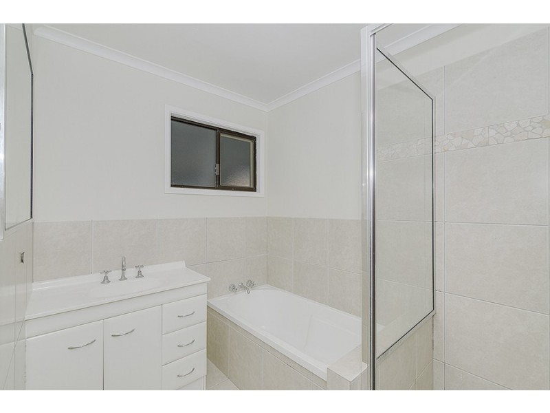 29 Cotswold St, Mount Warren Park QLD 4207