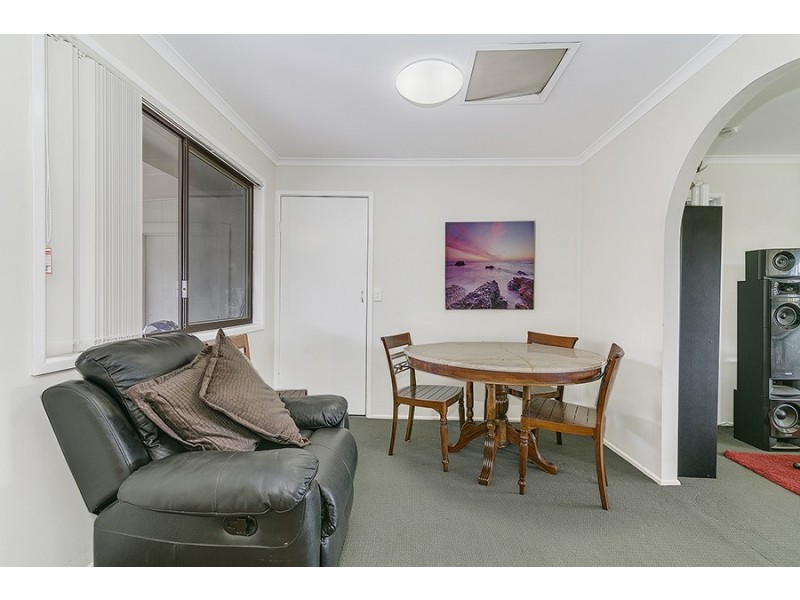 29 Cotswold St, Mount Warren Park QLD 4207