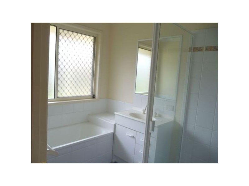 17 Lennon Dr, Windaroo QLD 4207