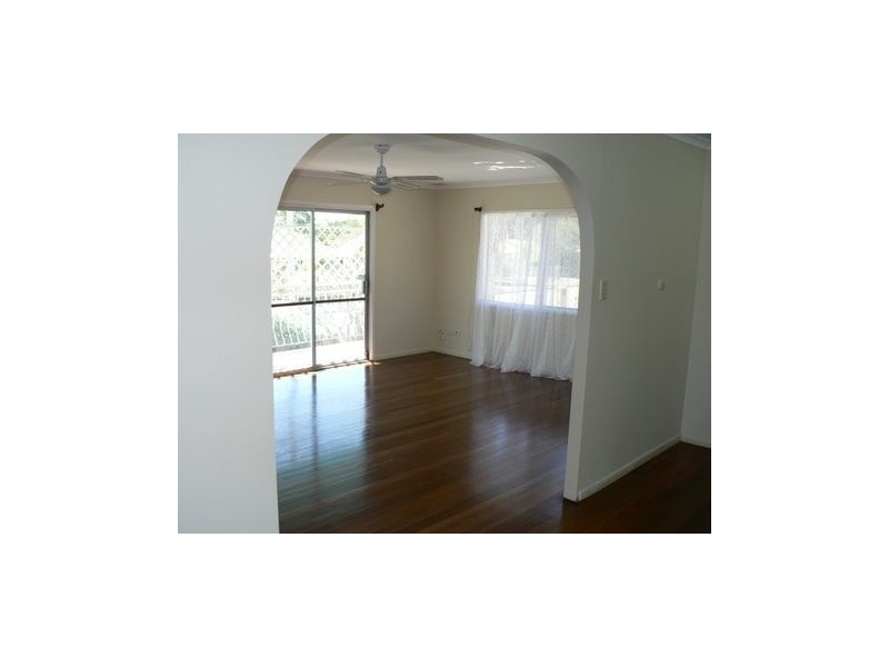 11 Garnett St, Slacks Creek QLD 4127