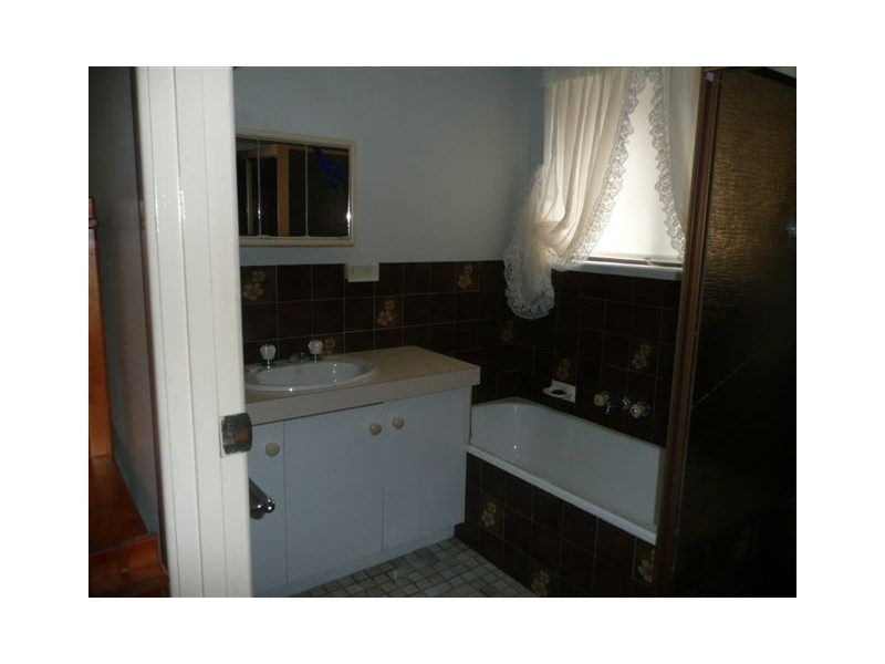 4 Meadow Street, Beenleigh QLD 4207