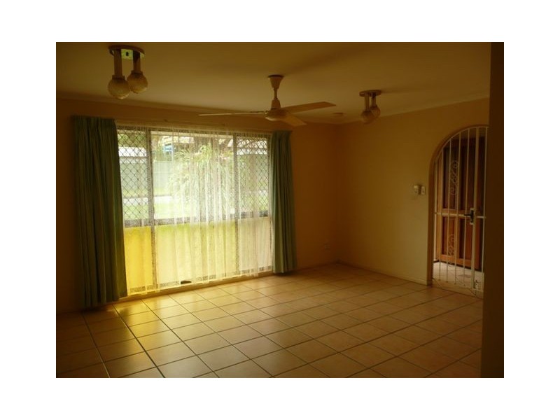 4 Meadow Street, Beenleigh QLD 4207