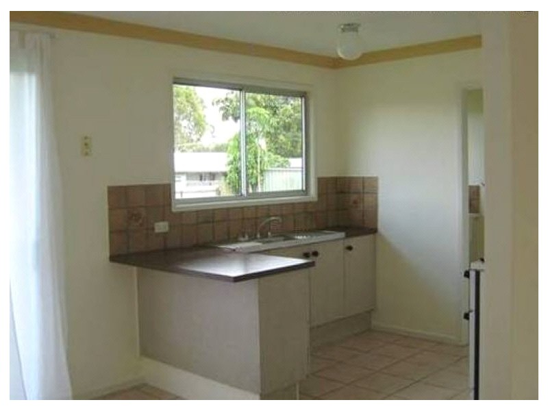 12 Schmidt Rd, Eagleby QLD 4207