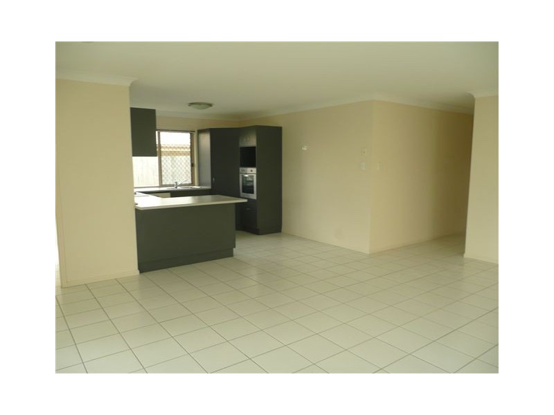 71 Woodlands Blvd, Waterford QLD 4133