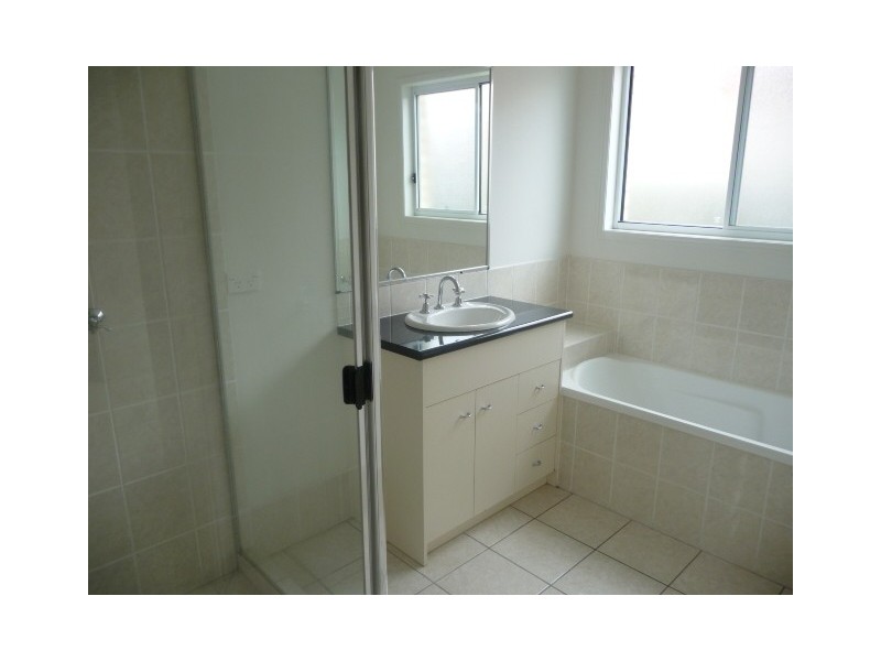 37 BEDIVERE DR, Ormeau QLD 4208