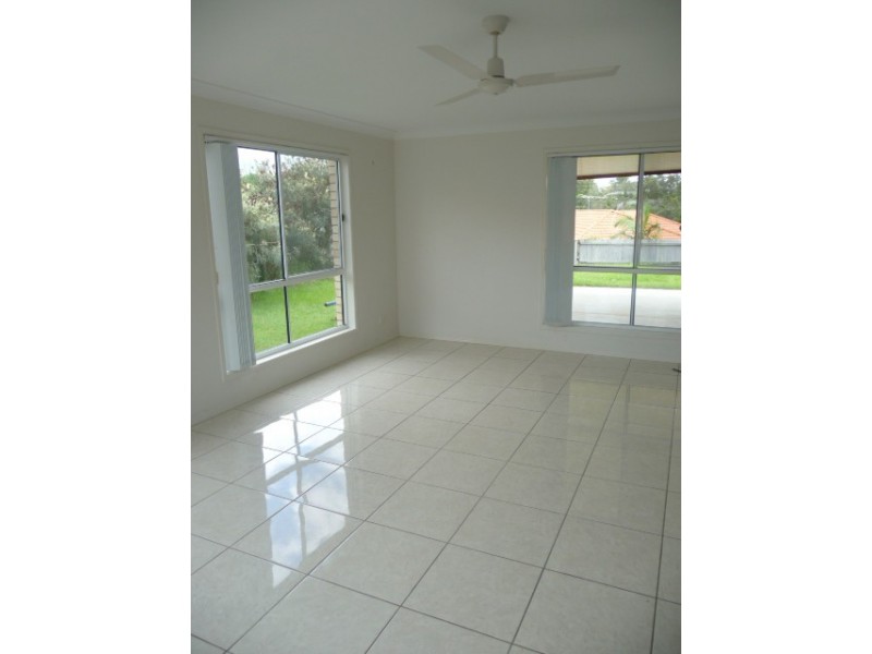 37 BEDIVERE DR, Ormeau QLD 4208