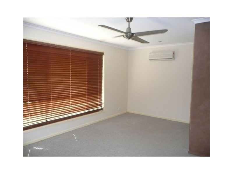 165 Castile Cres, Edens Landing QLD 4207