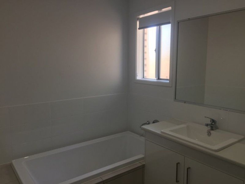 34 BINGO STREET, Holmview QLD 4207