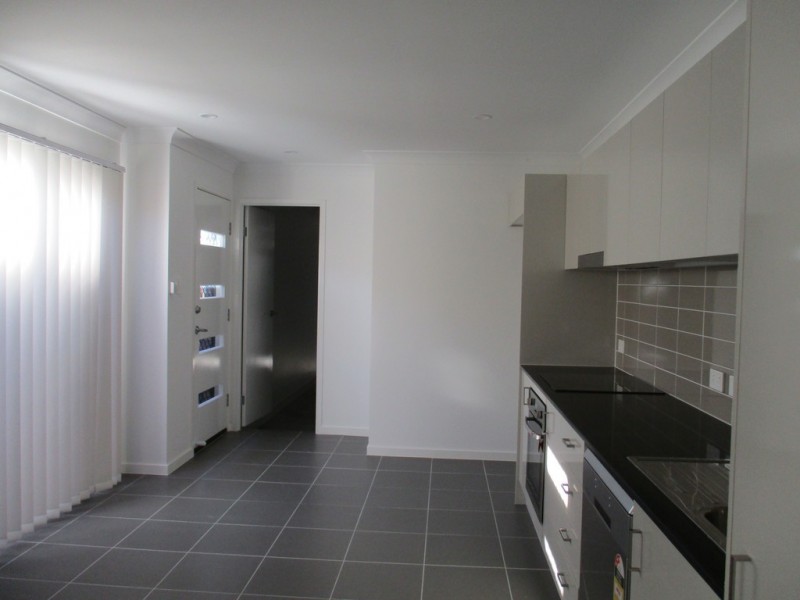 3b Molly Ct, Eagleby QLD 4207