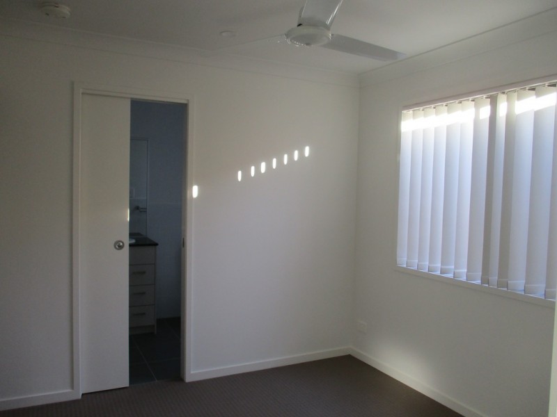 3b Molly Ct, Eagleby QLD 4207