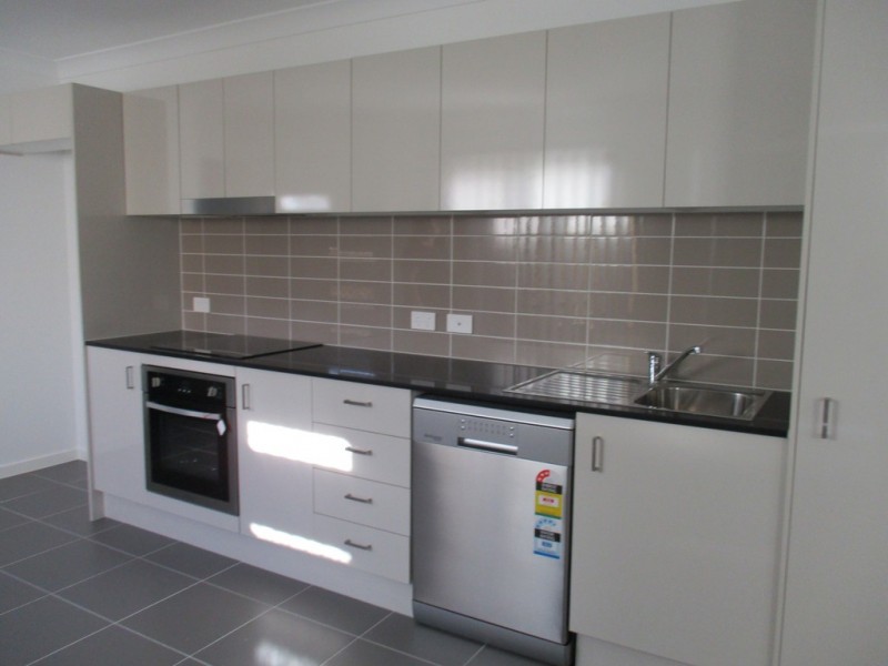 3b Molly Ct, Eagleby QLD 4207