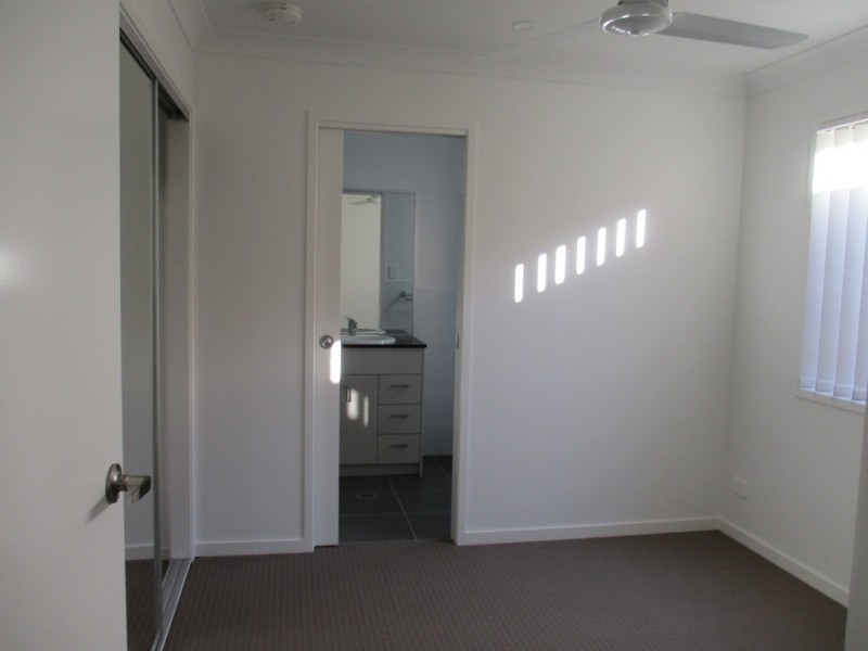 3b Molly Ct, Eagleby QLD 4207