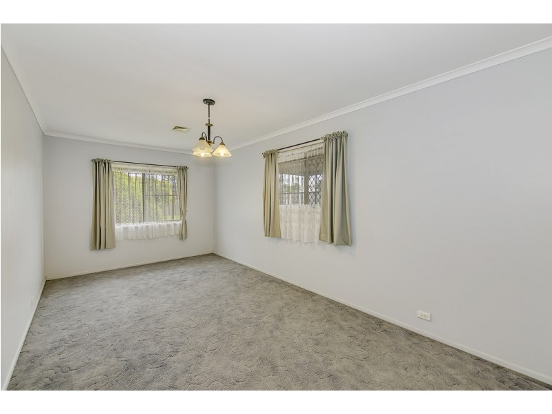 4 BOXTON COURT, Mount Warren Park QLD 4207