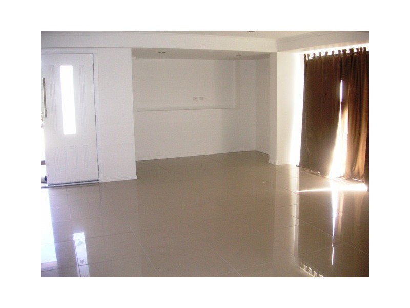 15 Hampton Dr, Loganholme QLD 4129