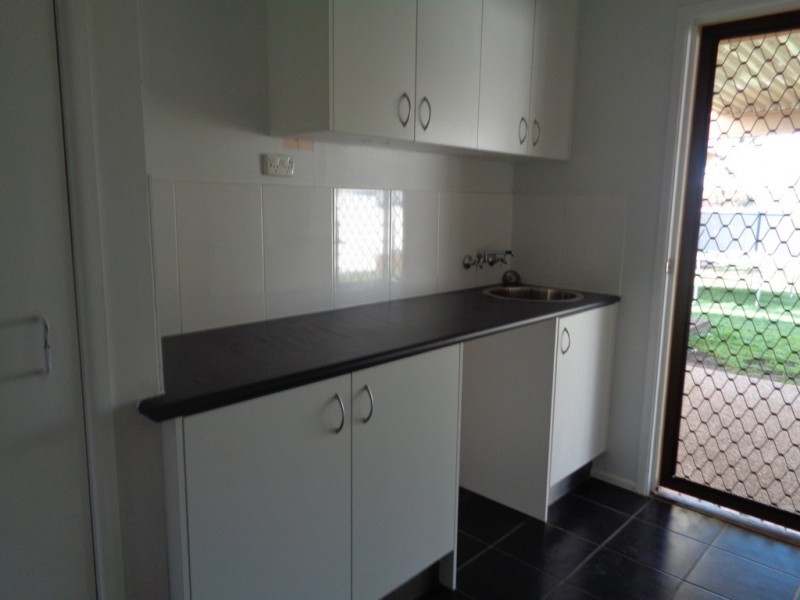 3 Ainslee Crt, Mount Warren Park QLD 4207