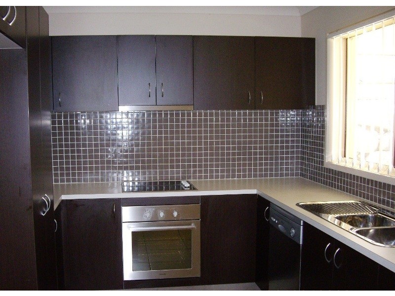 61 Woodlands Blvd, Waterford QLD 4133