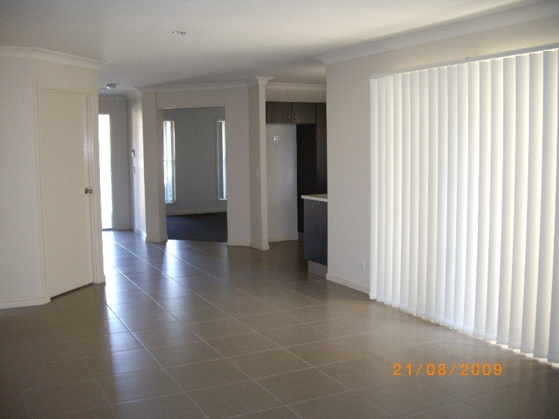 61 Woodlands Blvd, Waterford QLD 4133