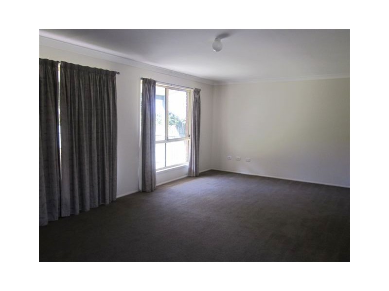 92 Pohon Dr, Tanah Merah QLD 4128